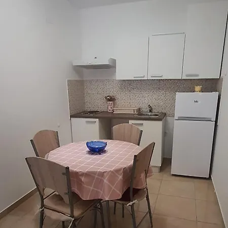 Apartman Mandre شقة *