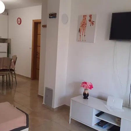 Апартаменты Apartman Mandre *
